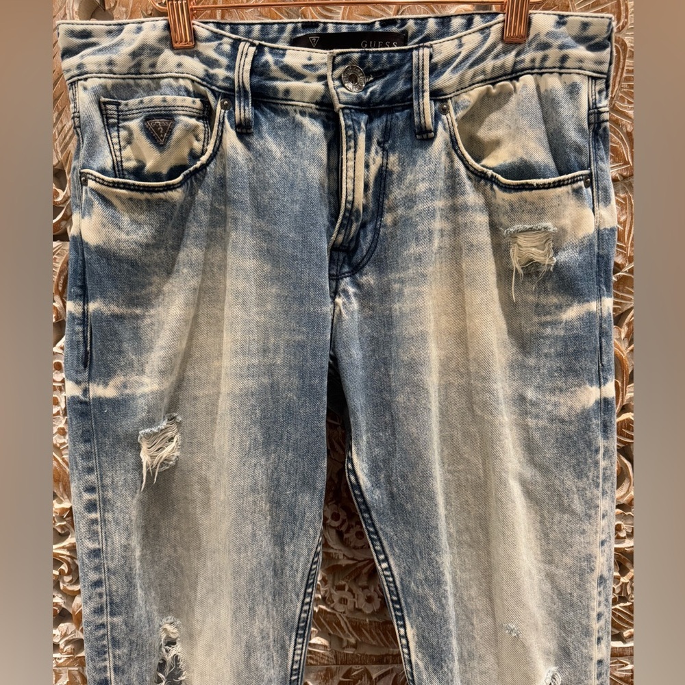 Guess Slim Tapered Distressed Stonewashed Jeans- size 30x32